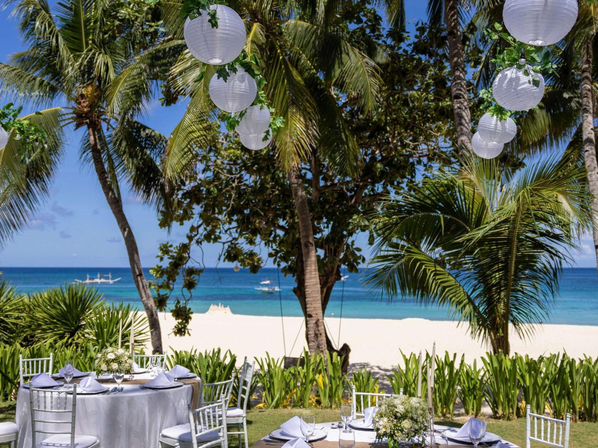 Movenpick Resort & Spa Boracay Yapak Εξωτερικό φωτογραφία Beachfront at The Royal Paradise Hotel & Spa