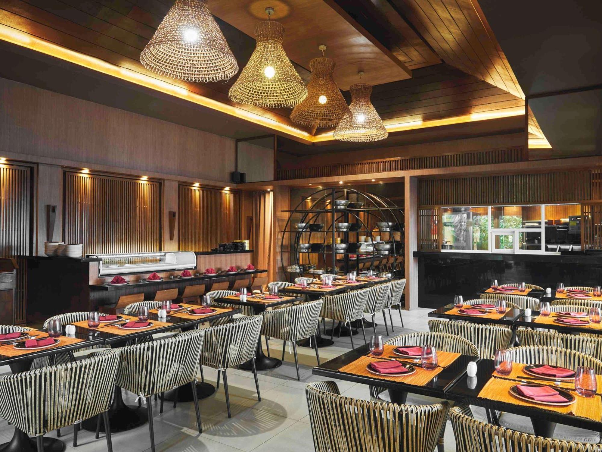 Movenpick Resort & Spa Boracay Yapak Εξωτερικό φωτογραφία The interior of the restaurant